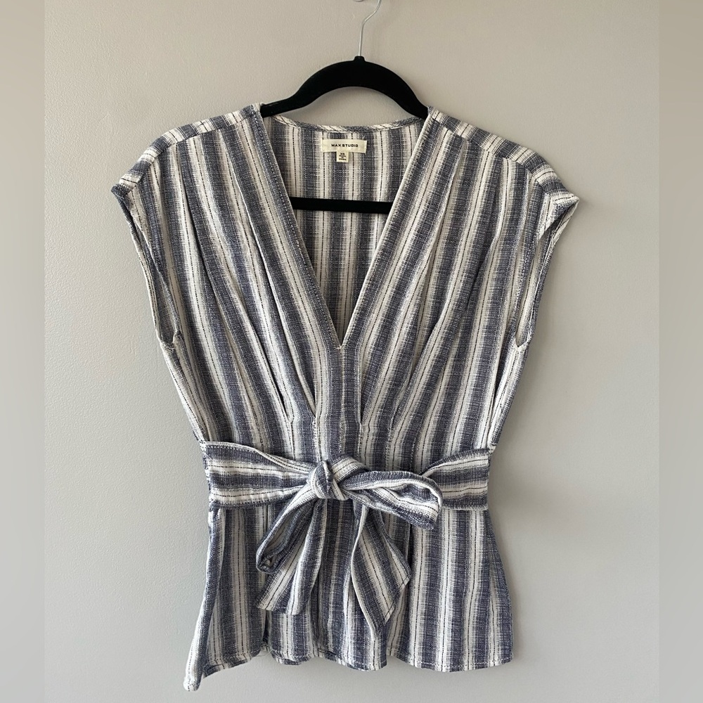 Max Studio Linen Navy and White V-neck Smocked Blouse XS